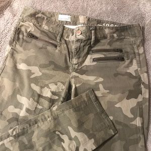 GAP 1969 Camo Pants